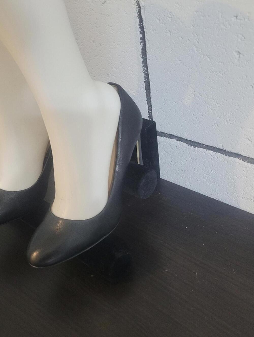 BANANA REPUBLIC Black  Leather Heels Sz 7.5 - Picture 4 of 8